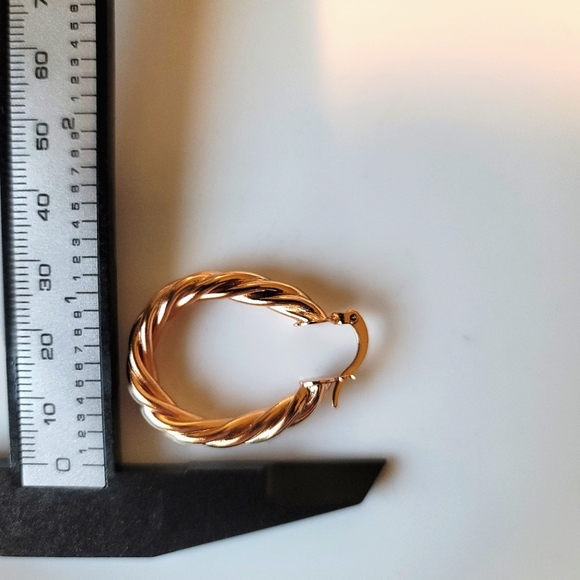 Gold earring hoops - Picture 5 of 6